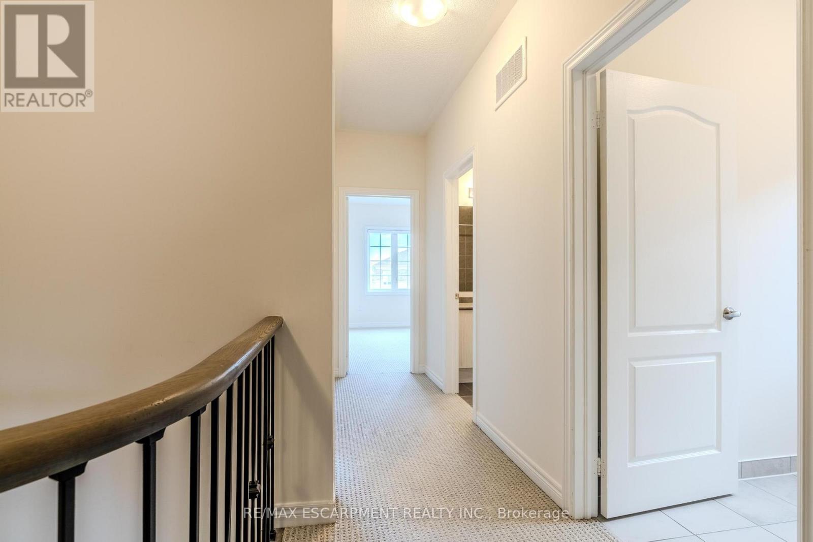 83 Great Falls Boulevard, Hamilton, ON - Indoor Photo Showing Other Room