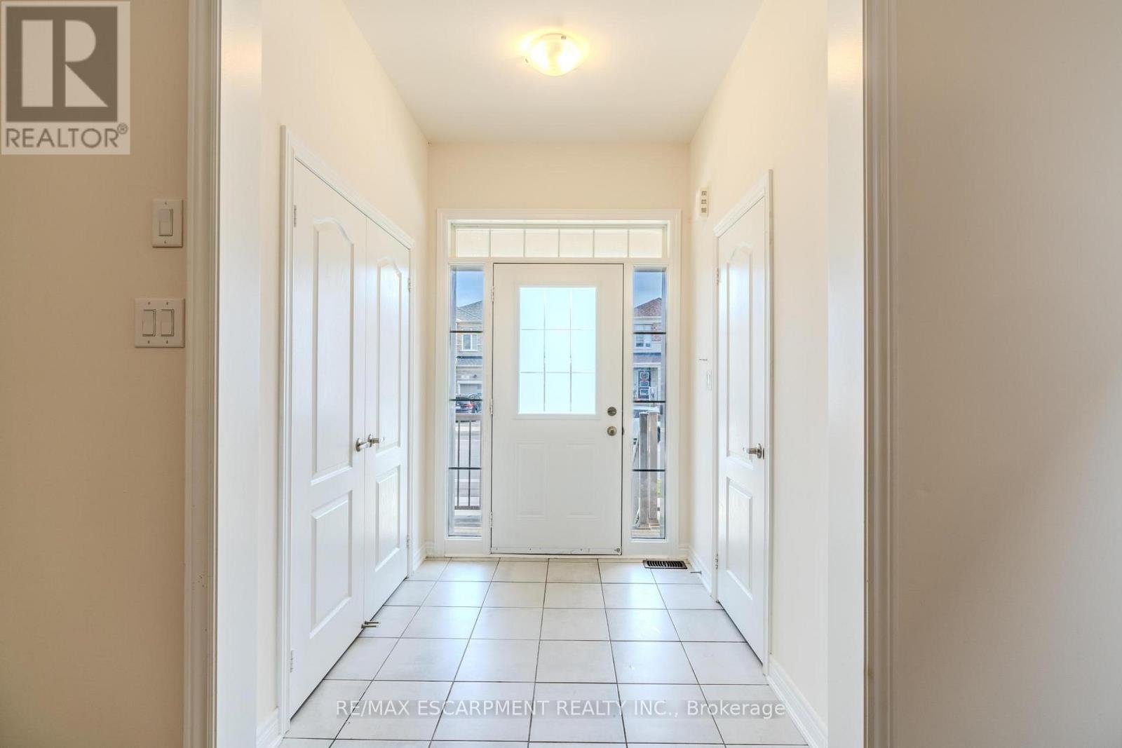 83 Great Falls Boulevard, Hamilton, ON - Indoor Photo Showing Other Room