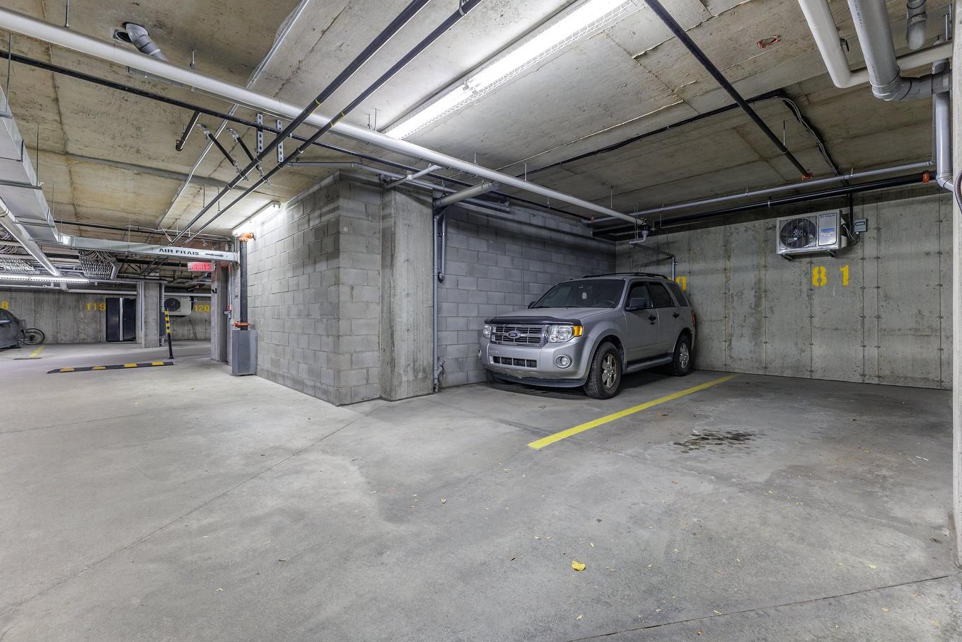 Garage - 211-740 32E Avenue, Montréal (Lachine), QC - Indoor Photo Showing Garage