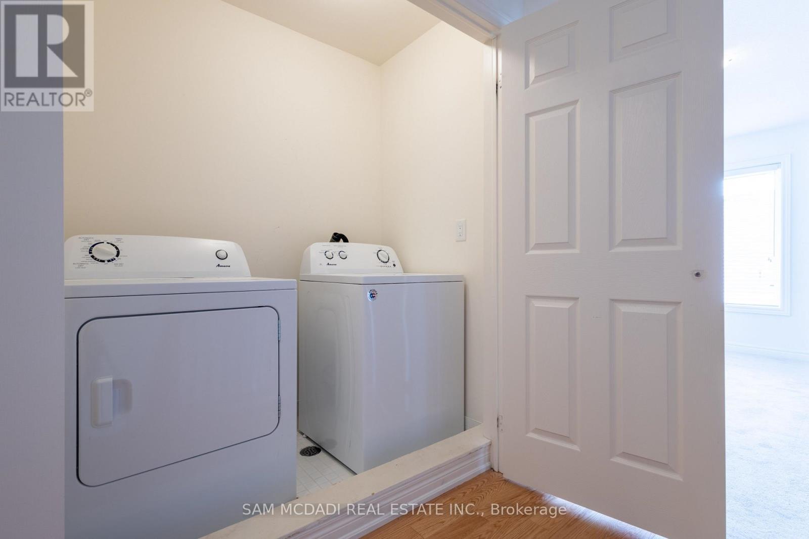 3932 Tufgar Crescent S, Burlington, ON - Indoor Photo Showing Laundry Room