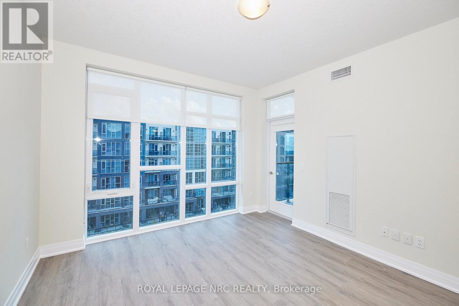 545 - 16 Concord Place, Grimsby (Grimsby Beach), ON - Indoor Photo Showing Other Room