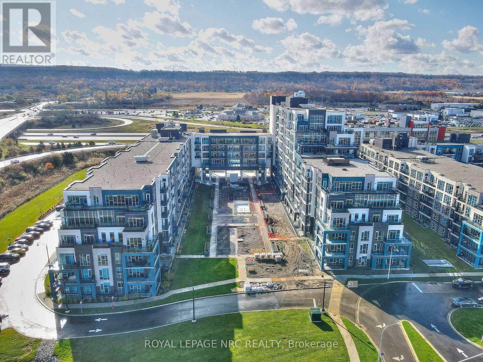 545 - 16 Concord Place, Grimsby (Grimsby Beach), ON - Outdoor With View