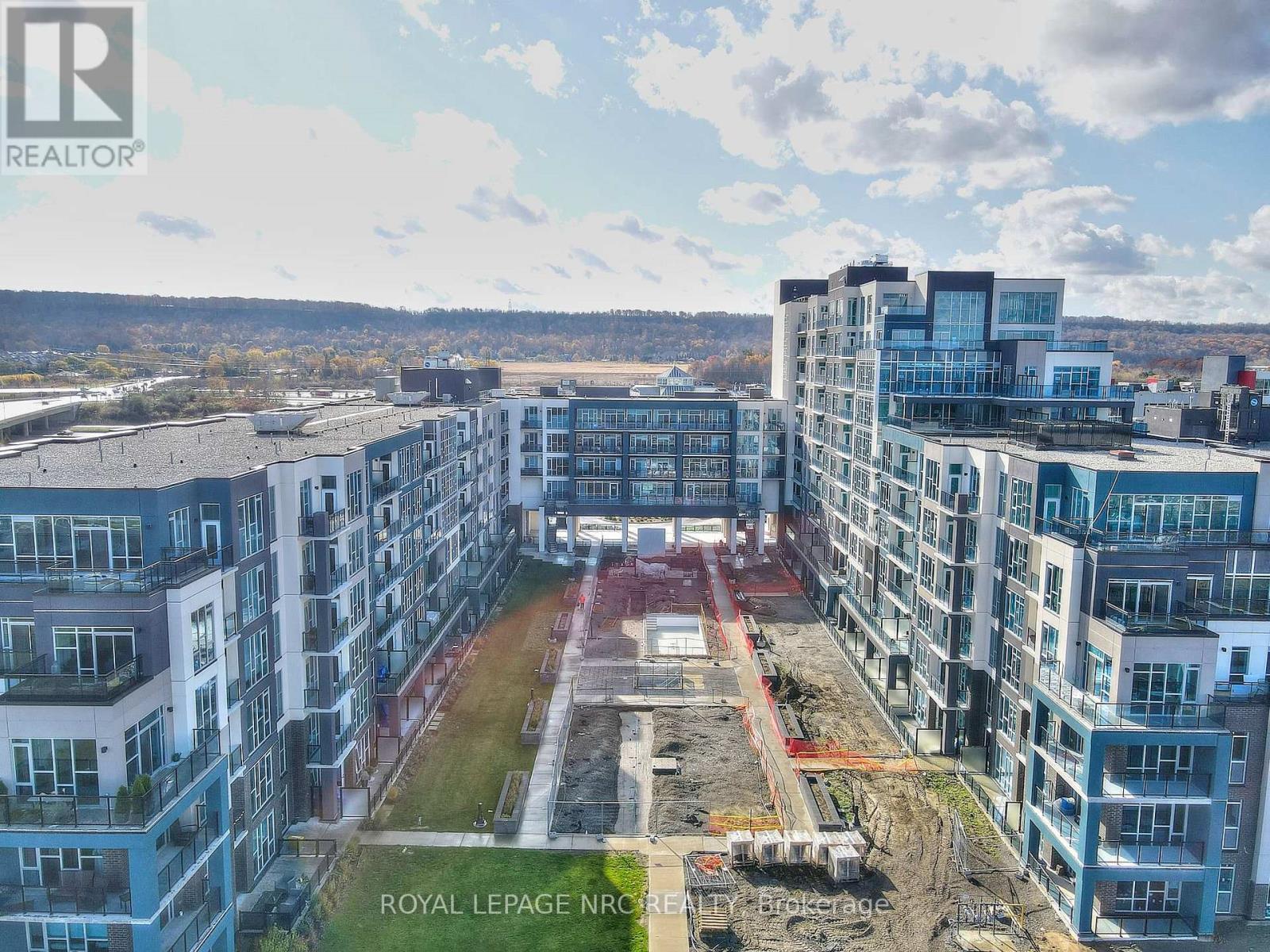 545 - 16 Concord Place, Grimsby (Grimsby Beach), ON - Outdoor With Balcony With View