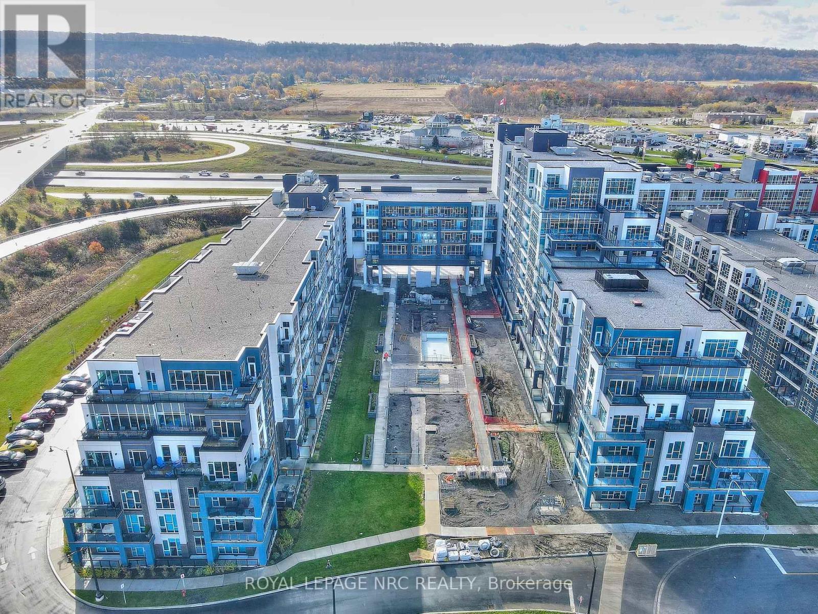 545 - 16 Concord Place, Grimsby (Grimsby Beach), ON - Outdoor With View