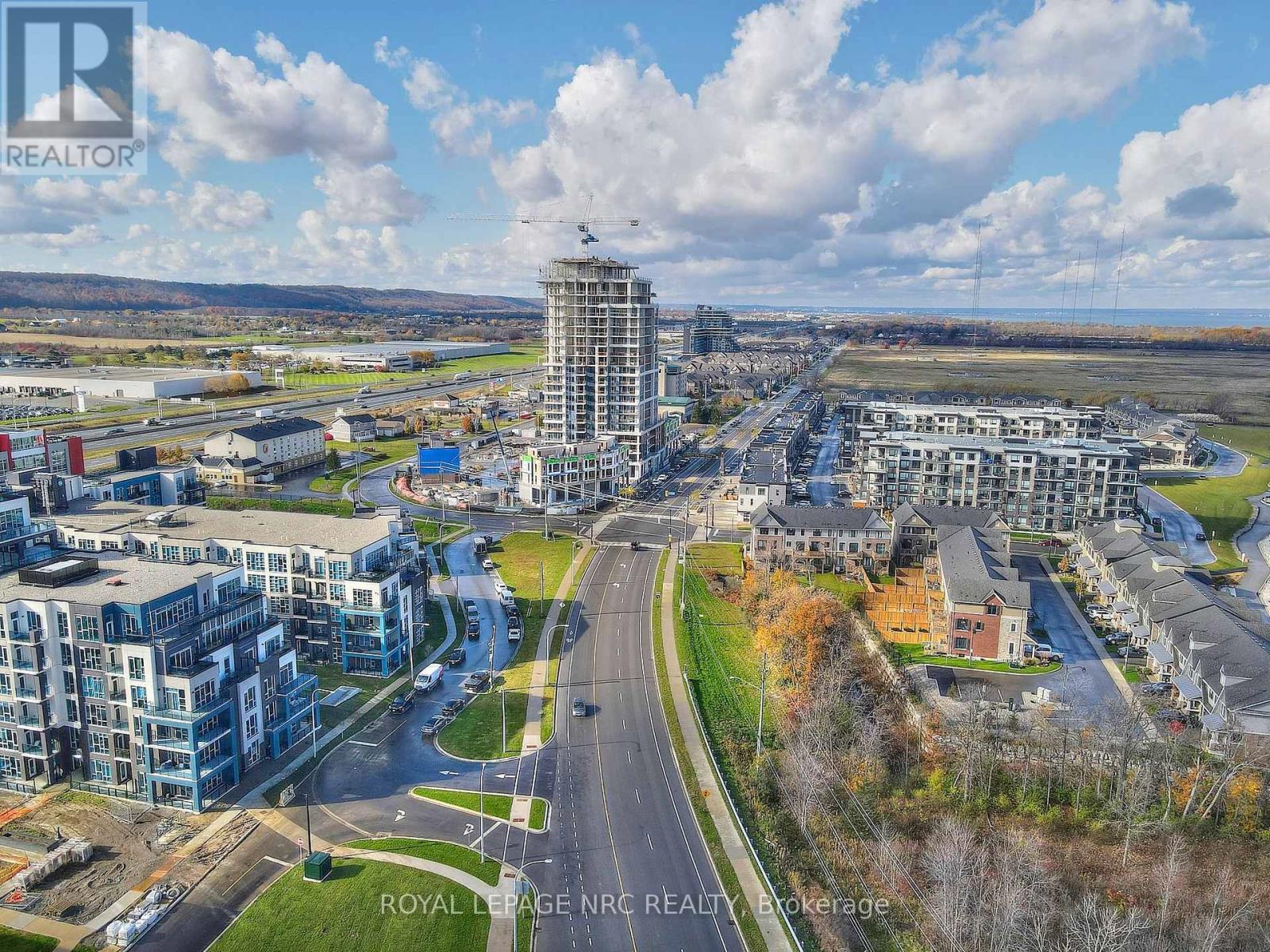 545 - 16 Concord Place, Grimsby (Grimsby Beach), ON - Outdoor With View