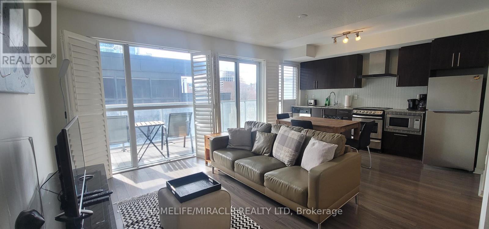 414 - 352 Front Street W, Toronto, ON - Indoor