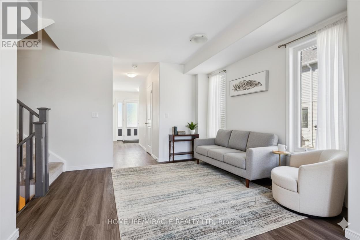 1614 Hetherington Drive, Peterborough, ON - Indoor Photo Showing Living Room