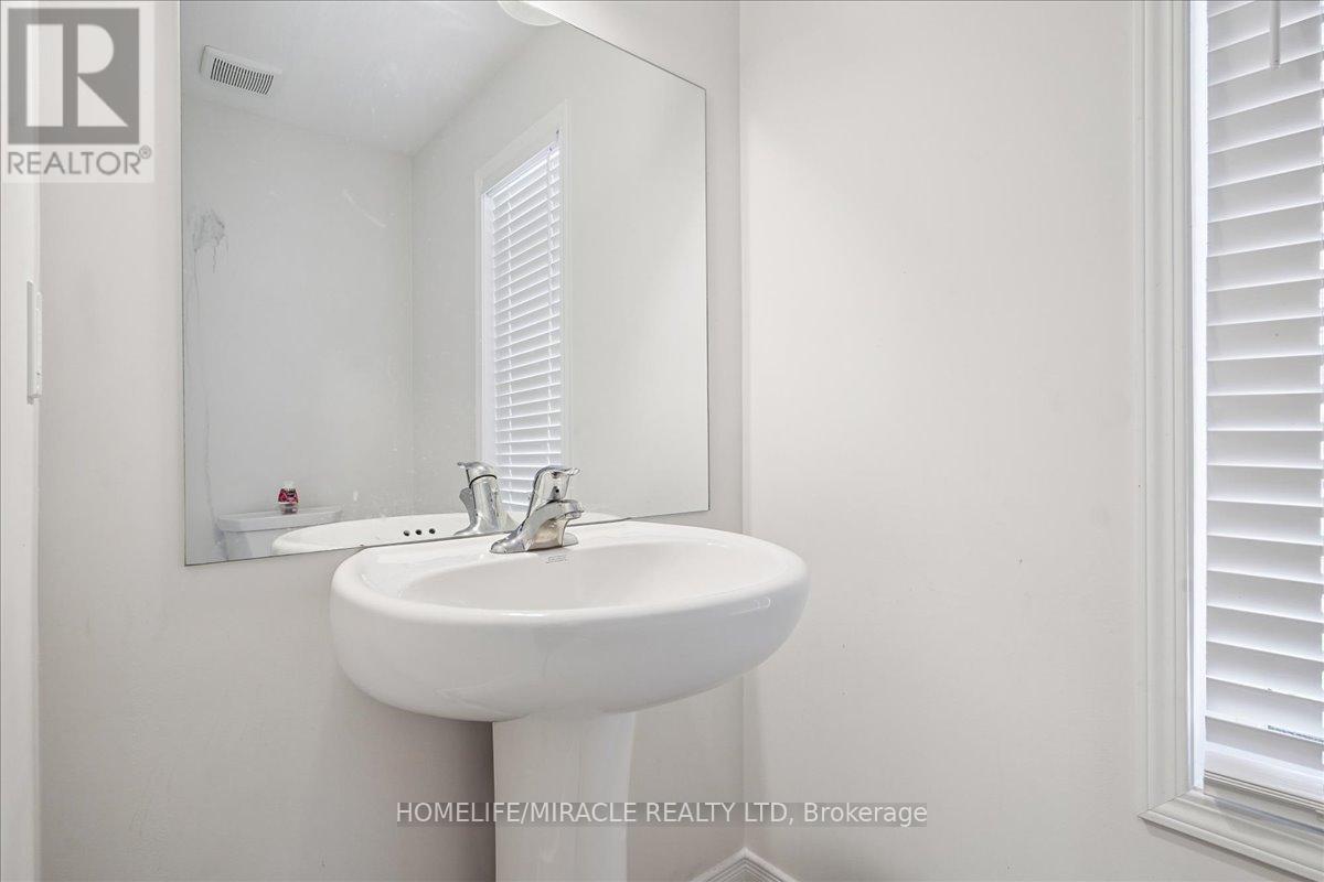 1614 Hetherington Drive, Peterborough, ON - Indoor Photo Showing Bathroom