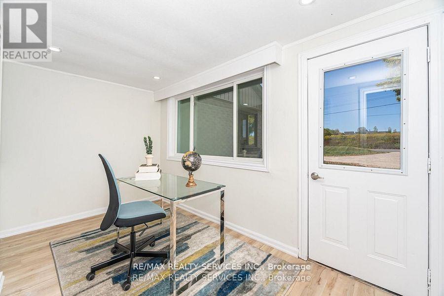 633271 Hwy 10, Mono, ON - Indoor