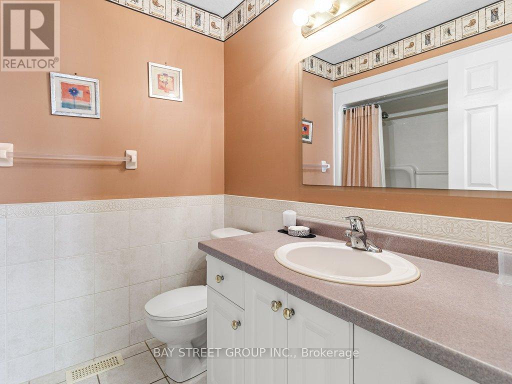 488 Cabot Trail, Waterloo, ON - Indoor Photo Showing Bathroom