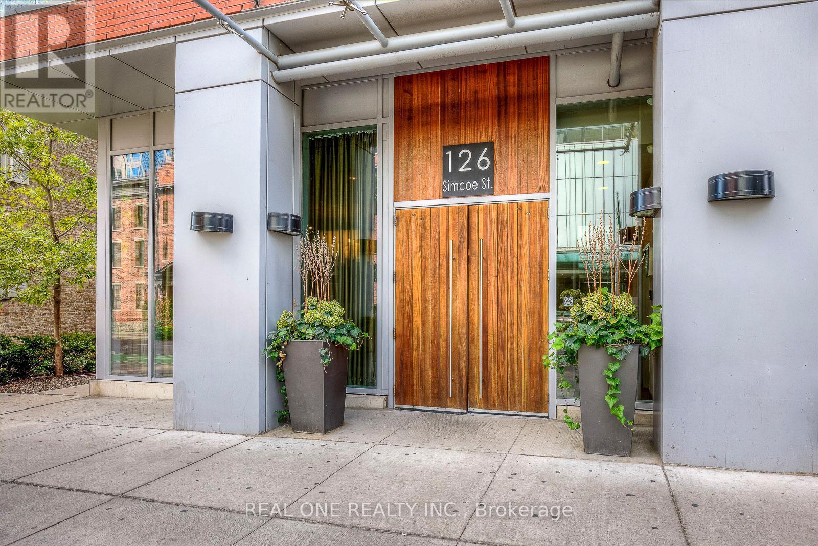 2007 - 126 Simcoe Street, Toronto, ON - Outdoor