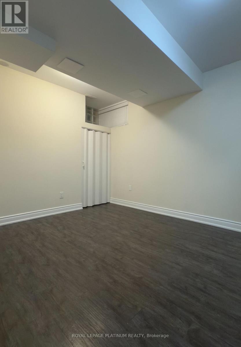 Lower - 5640 Fifth Line, Milton, ON - Indoor Photo Showing Other Room