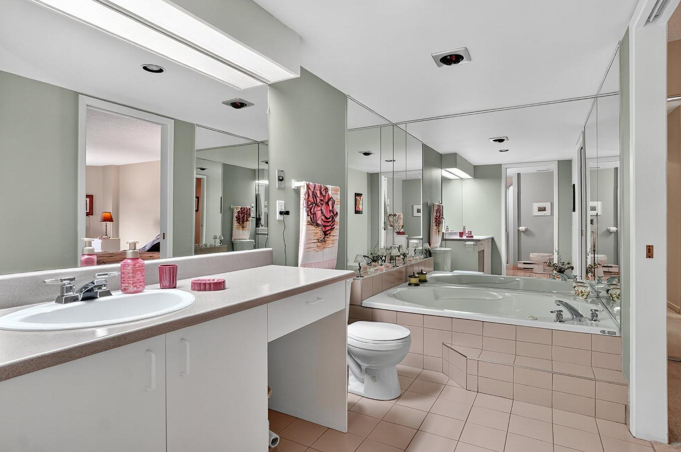 Salle de bains attenante à la CCP - 306-755 Rue Muir, Montréal (Saint-Laurent), QC - Indoor Photo Showing Bathroom