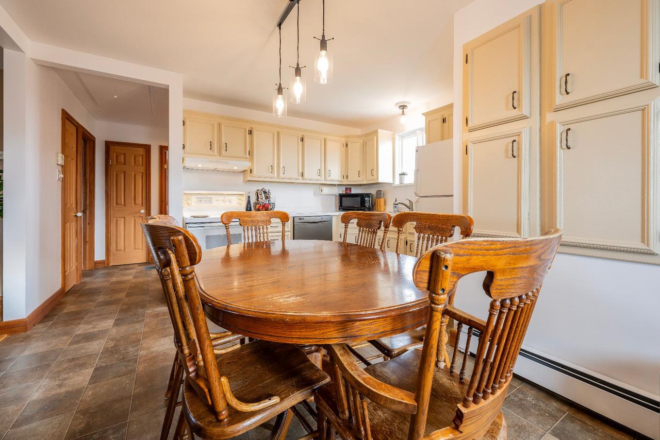 Kitchen - 1217 Ch. De La Vernière, Les Îles-De-La-Madeleine, QC - Indoor Photo Showing Dining Room