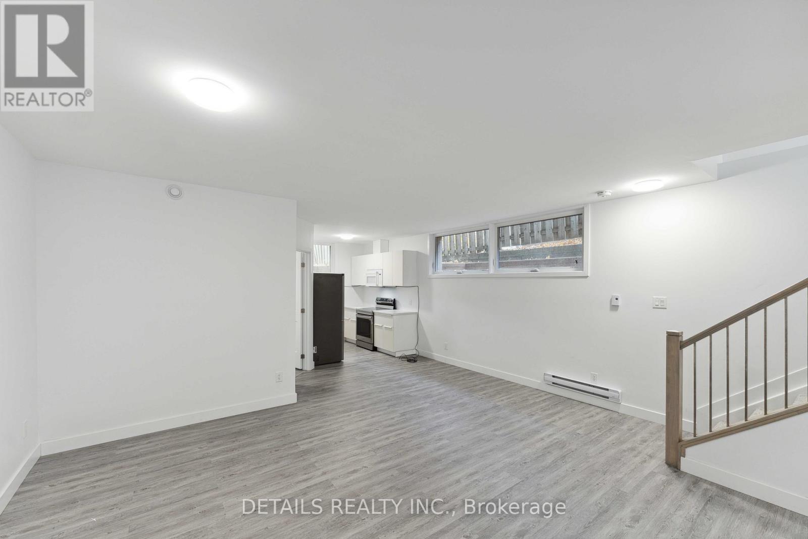 B - 828 B Maplewood Avenue, Ottawa, ON - Indoor Photo Showing Other Room