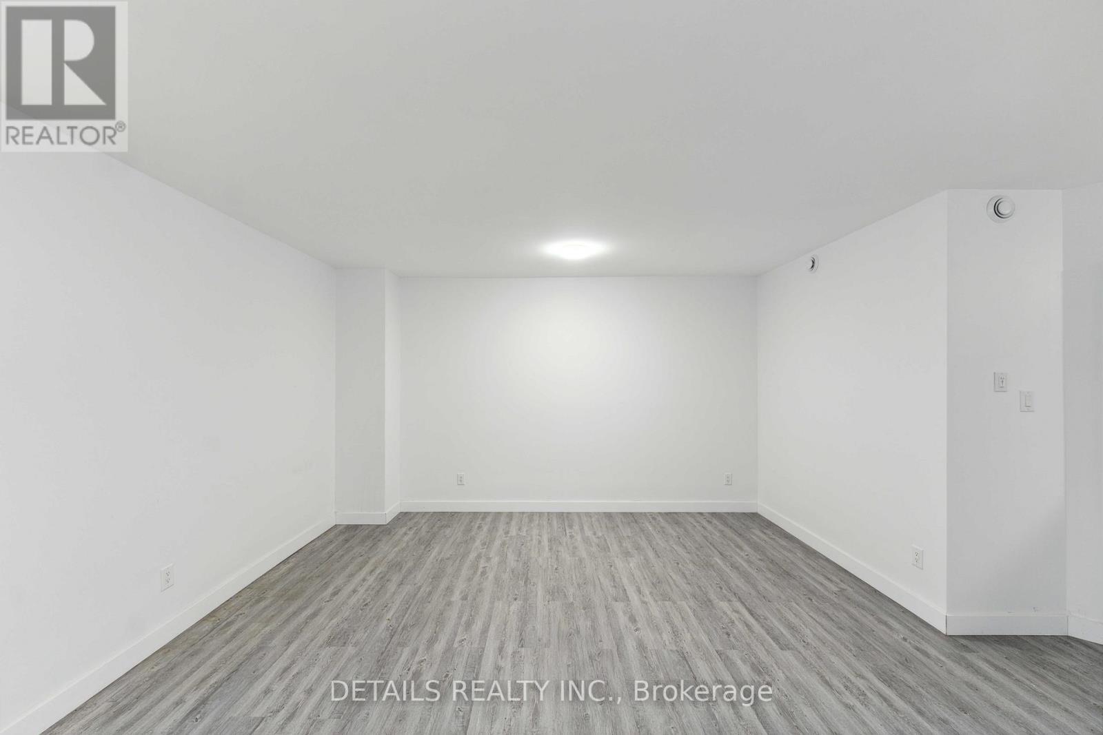 B - 828 B Maplewood Avenue, Ottawa, ON - Indoor Photo Showing Other Room