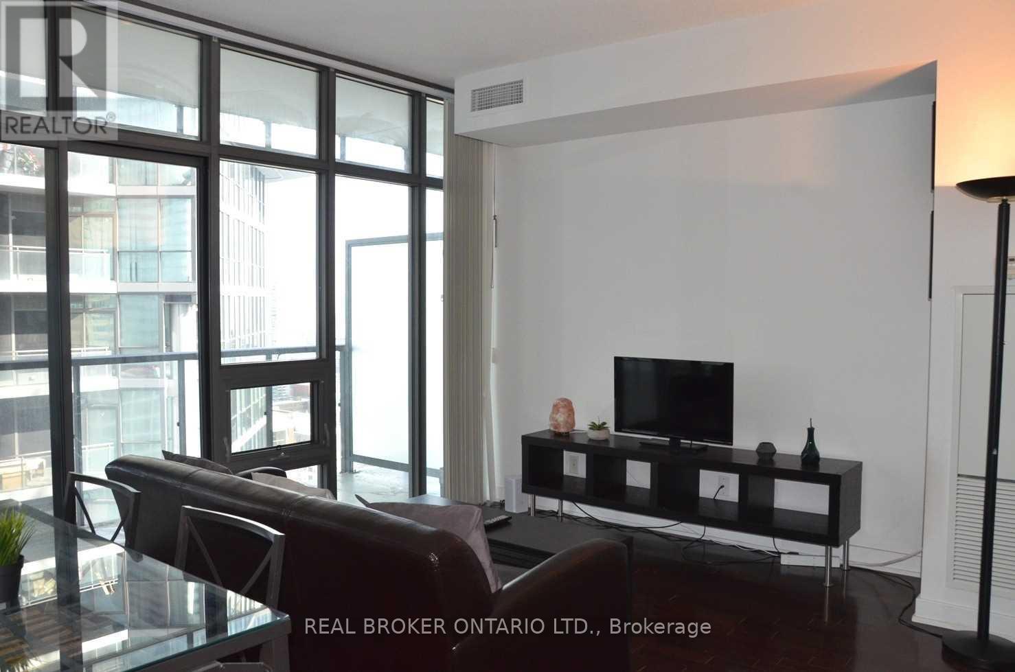 2810 - 33 Charles Street E, Toronto, ON - Indoor Photo Showing Other Room