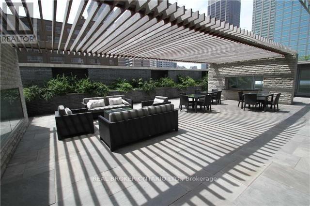 2810 - 33 Charles Street E, Toronto, ON - Outdoor