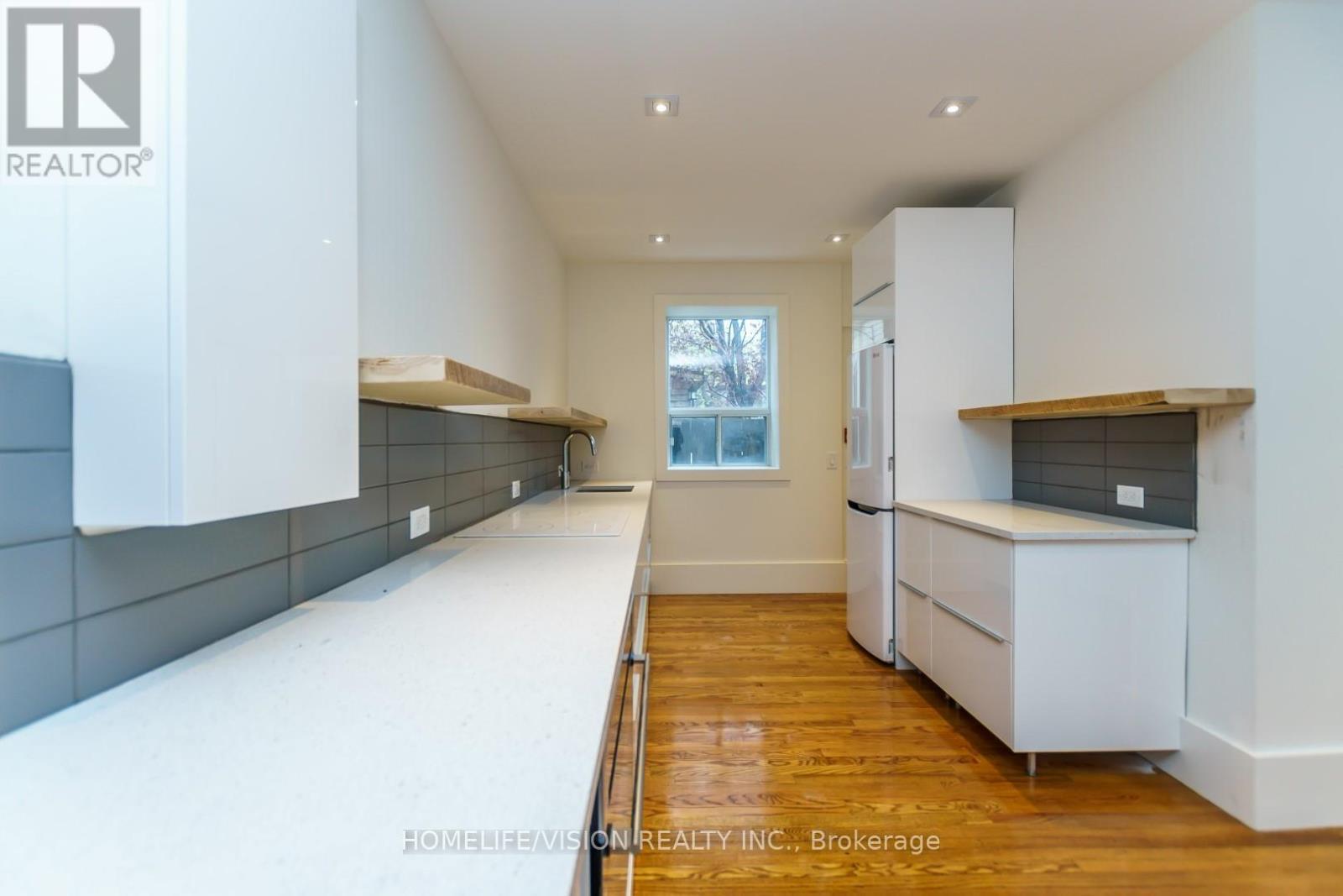 1 - 302 Sumach Street, Toronto, ON - Indoor Photo Showing Other Room