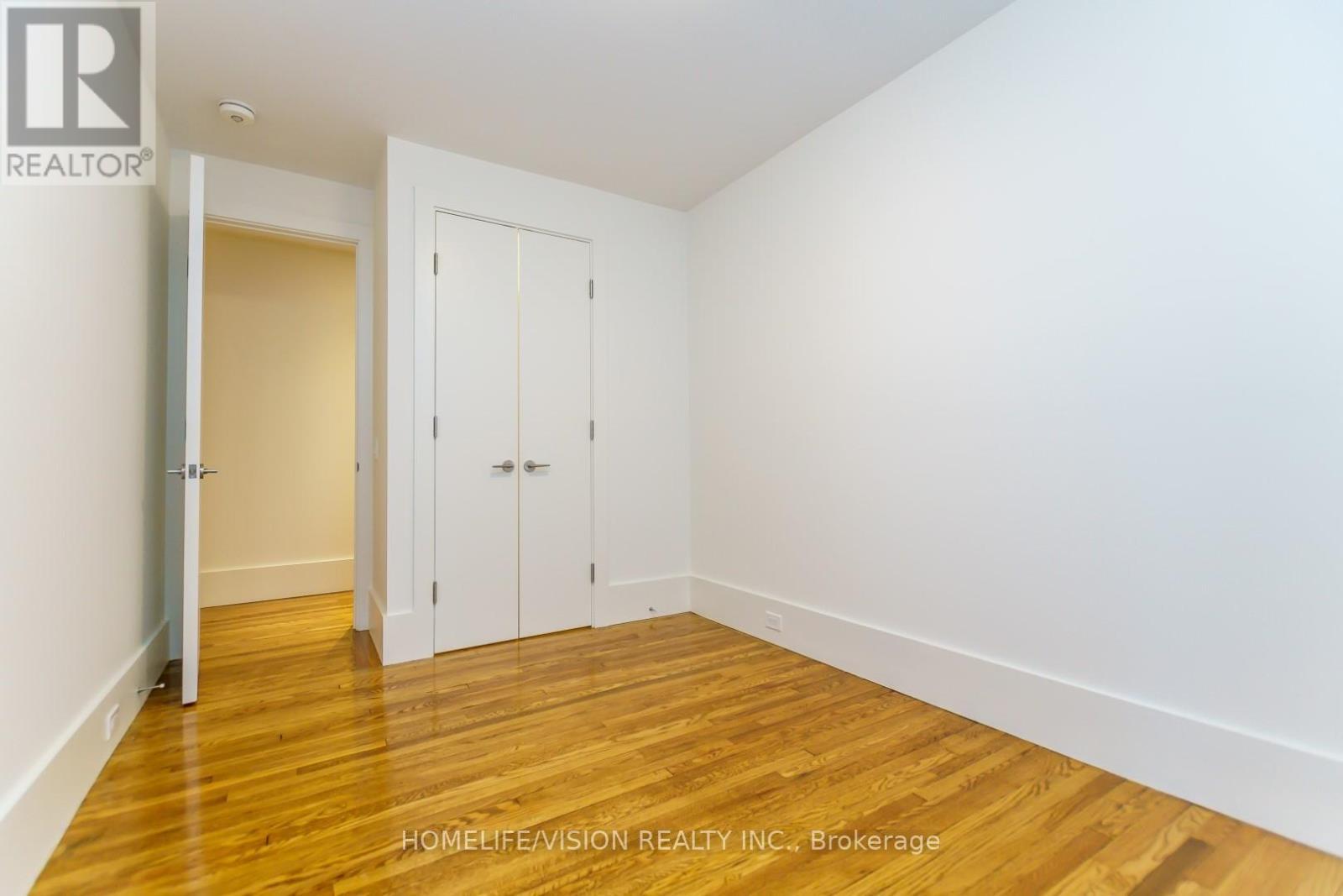 1 - 302 Sumach Street, Toronto, ON - Indoor Photo Showing Other Room