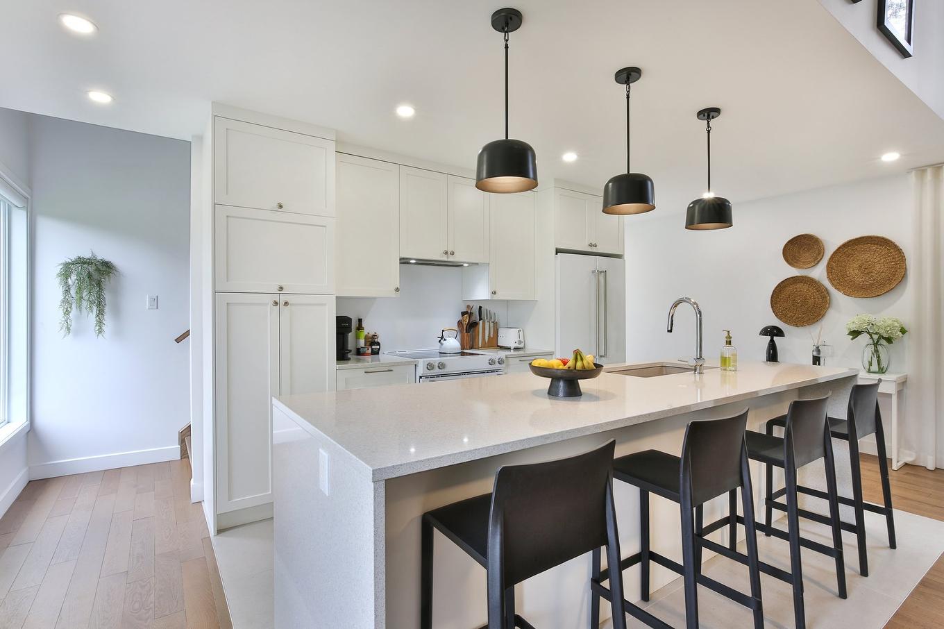 Cuisine - 1202 Rue Shefford, Bromont, QC - Indoor Photo Showing Kitchen With Upgraded Kitchen