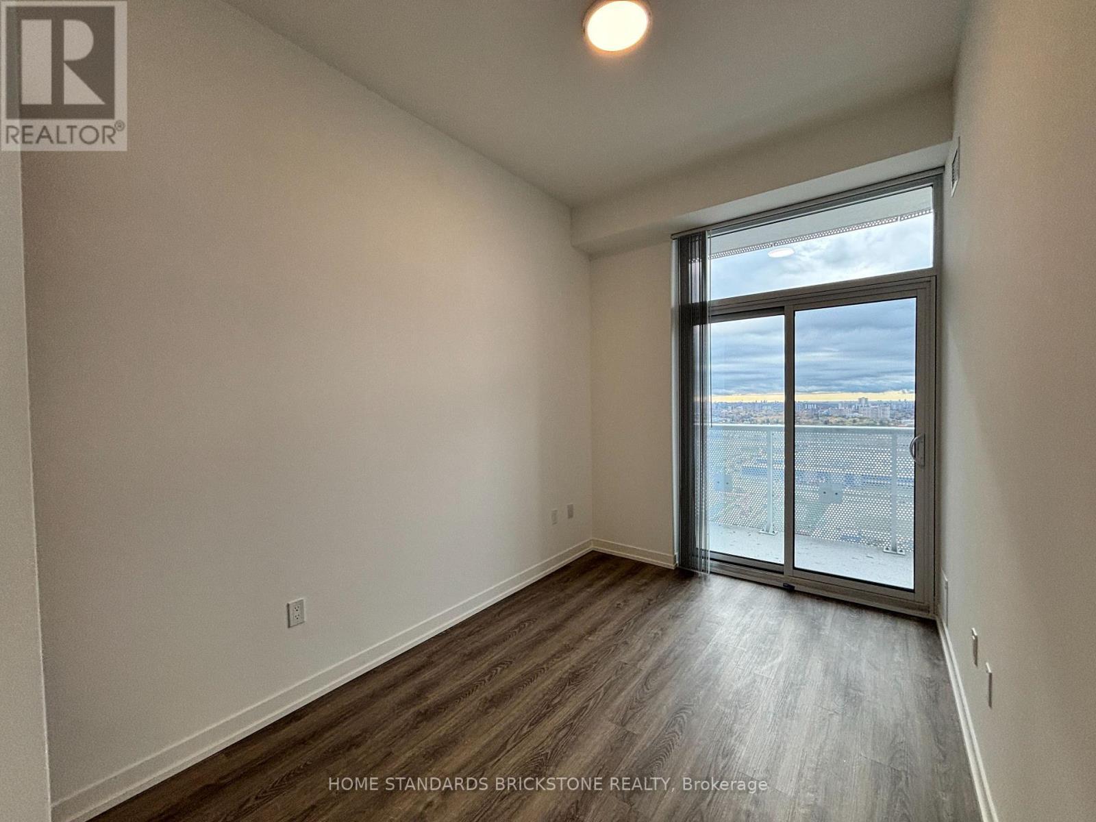 2712 - 8 Interchange Way, Vaughan, ON - Indoor Photo Showing Other Room