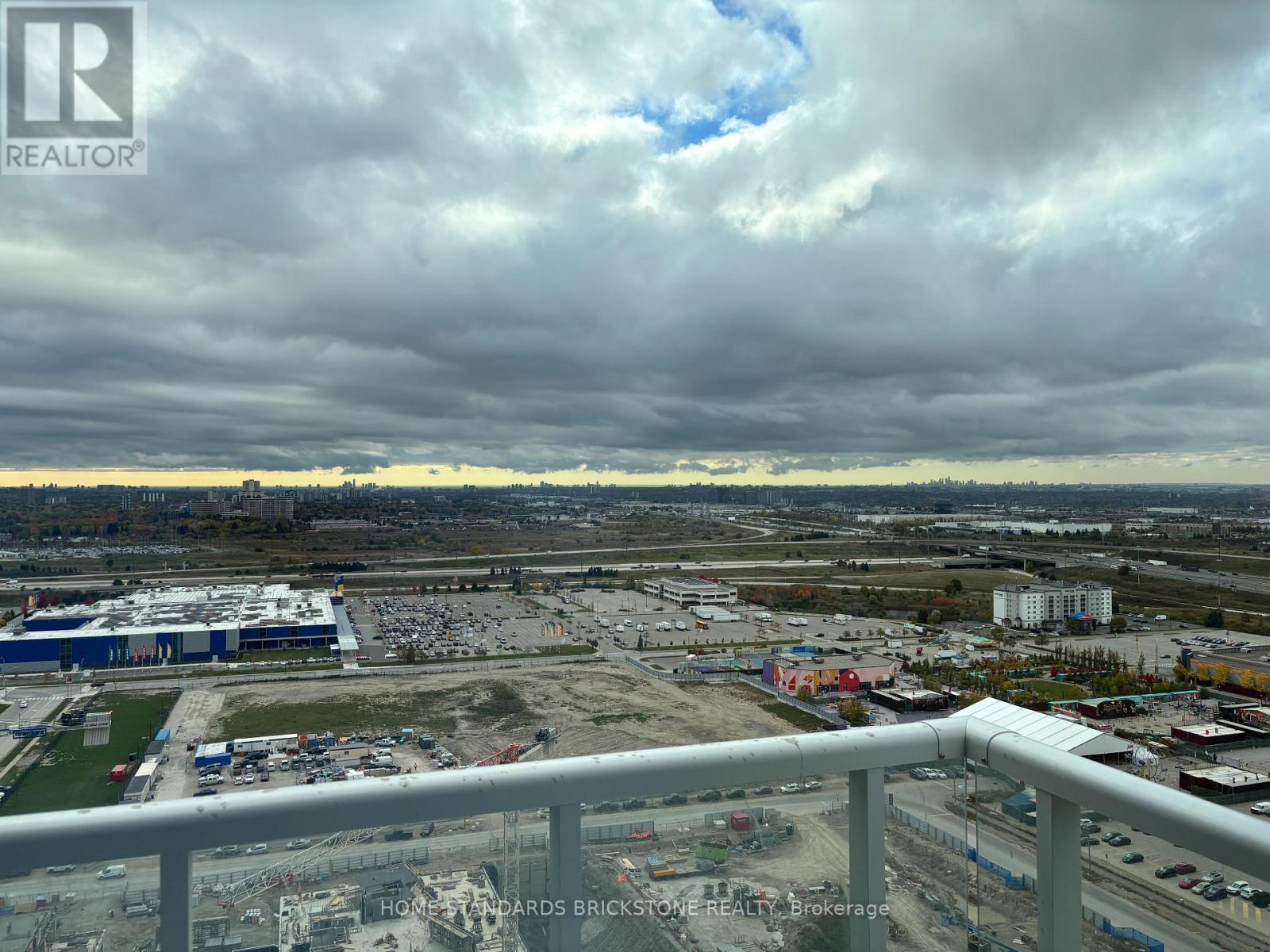 2712 - 8 Interchange Way, Vaughan, ON - Outdoor With View