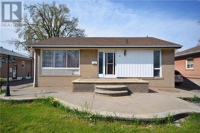 115 Mcmurchy Avenue S, Brampton, ON - Outdoor