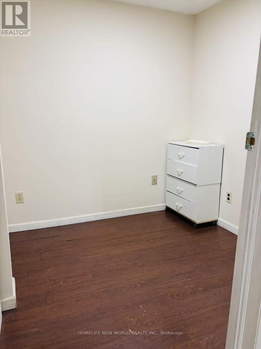 Bsmt - 4260 Wakefield Crescent, Mississauga, ON - Indoor Photo Showing Other Room