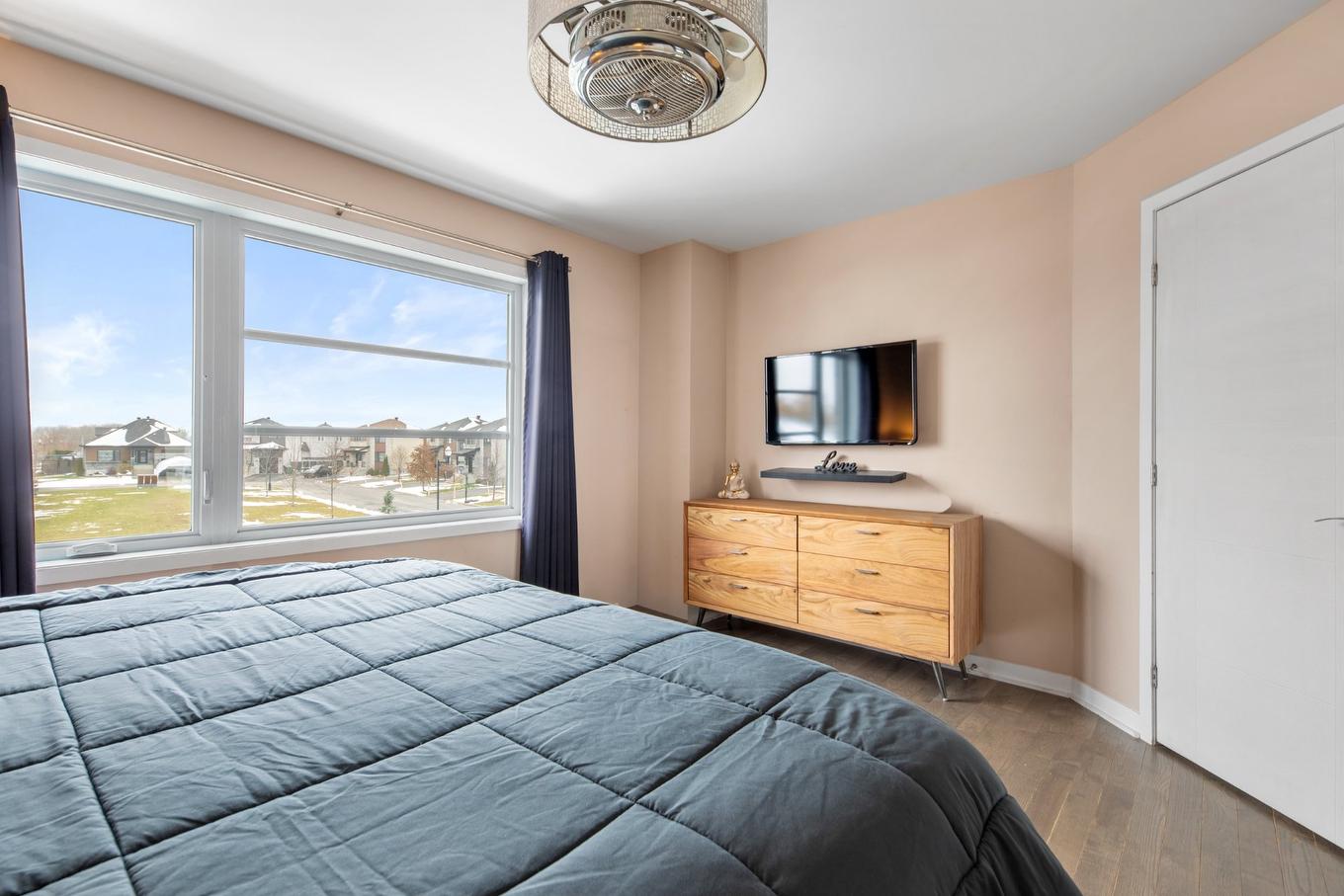 Chambre à coucher principale - 343 Rue Schubert, Saint-Jean-Sur-Richelieu, QC - Indoor Photo Showing Bedroom
