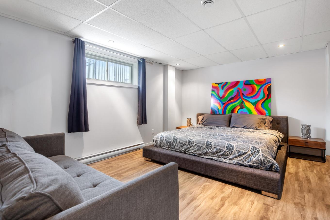 Salle familiale - 343 Rue Schubert, Saint-Jean-Sur-Richelieu, QC - Indoor Photo Showing Bedroom