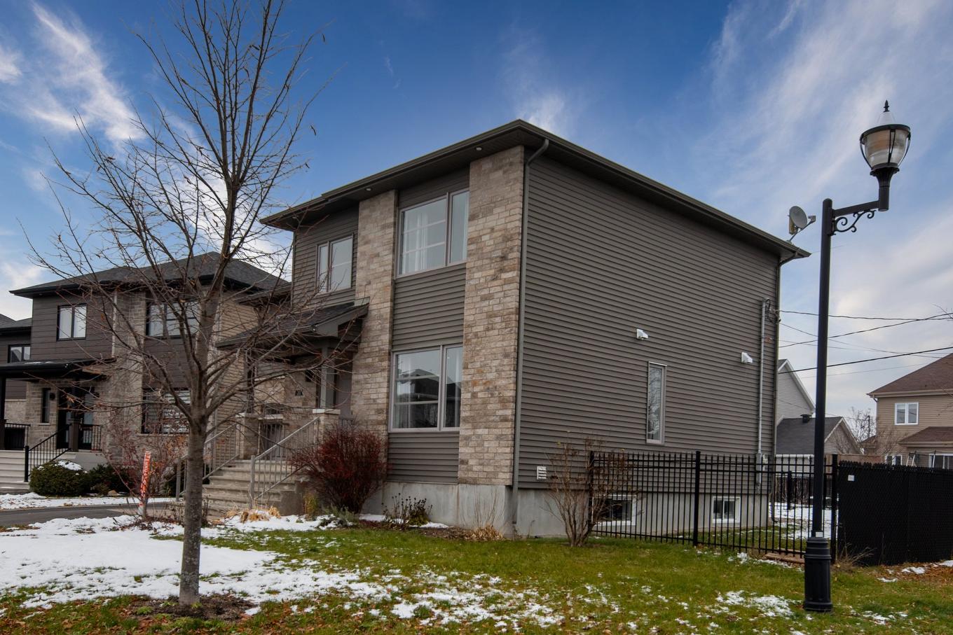 Façade - 343 Rue Schubert, Saint-Jean-Sur-Richelieu, QC - Outdoor