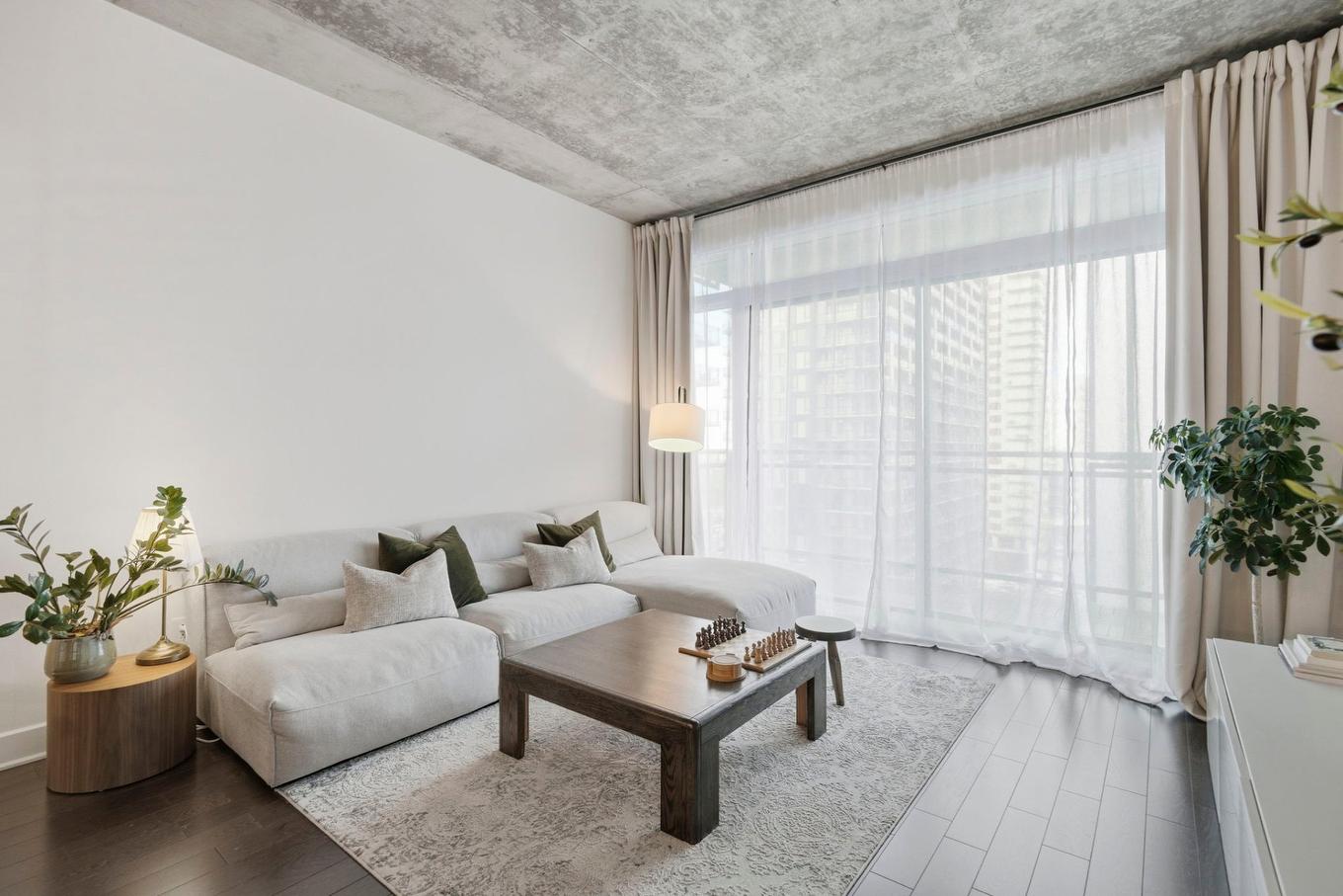 Living room - 904-5905 Boul. Du Quartier, Brossard, QC - Indoor Photo Showing Living Room