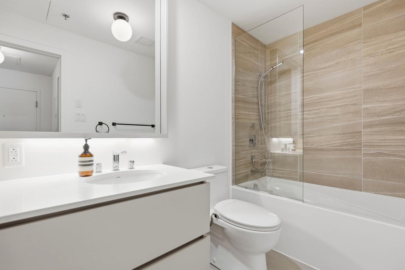 Bathroom - 904-5905 Boul. Du Quartier, Brossard, QC - Indoor Photo Showing Bathroom