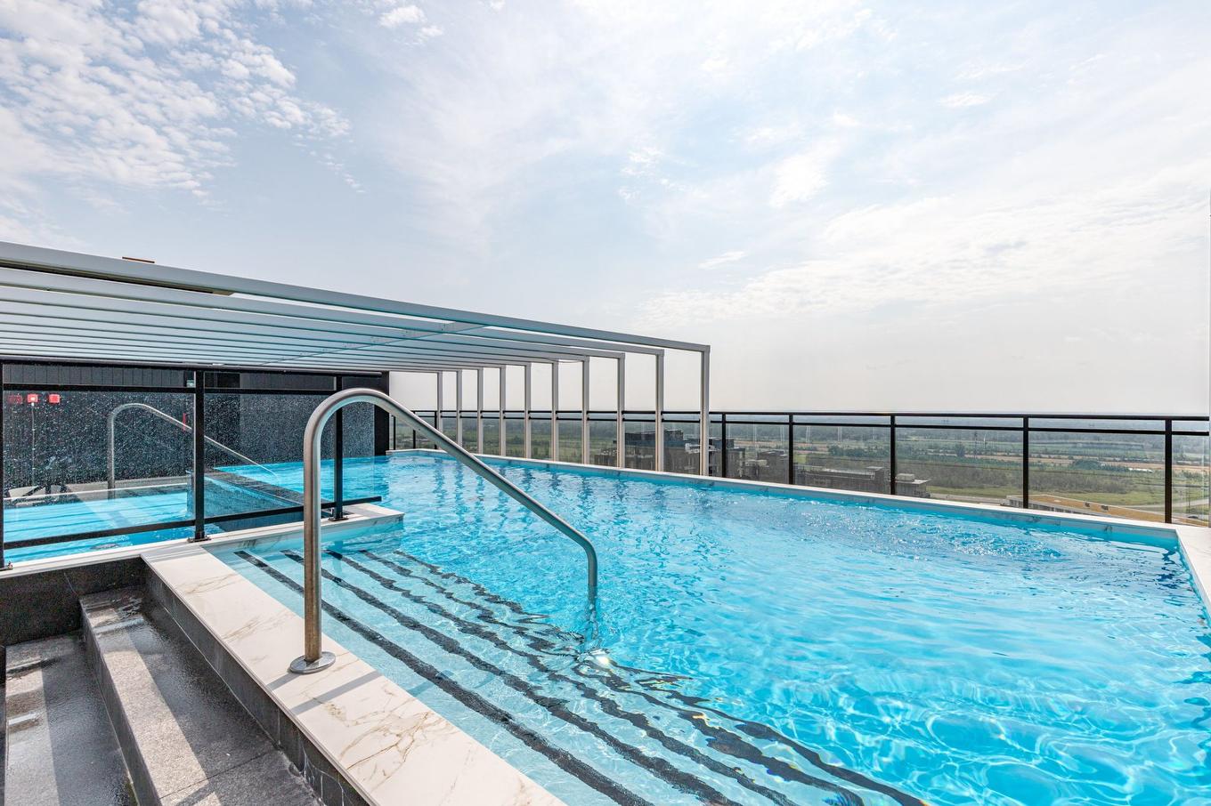 Pool - 904-5905 Boul. Du Quartier, Brossard, QC - With In Ground Pool