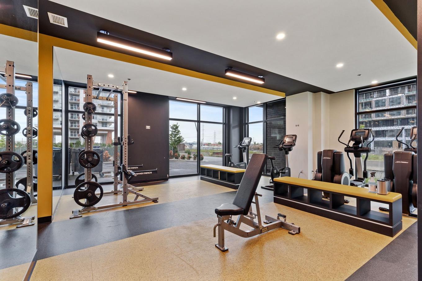 Exercise room - 904-5905 Boul. Du Quartier, Brossard, QC - Indoor Photo Showing Gym Room