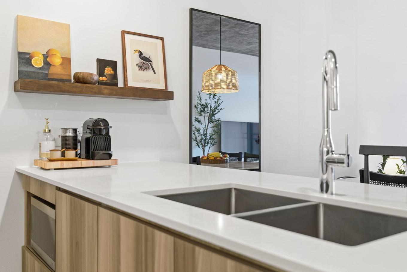Kitchen - 904-5905 Boul. Du Quartier, Brossard, QC - Indoor Photo Showing Kitchen With Double Sink