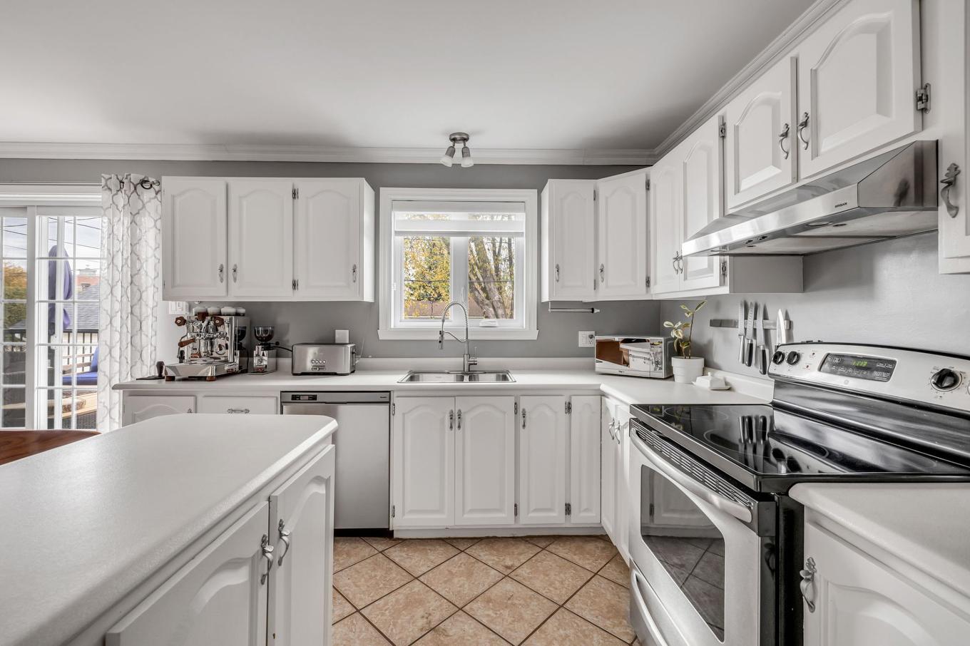Kitchen - 206 Rue Samson, Québec (Les Rivières), QC - Indoor Photo Showing Kitchen