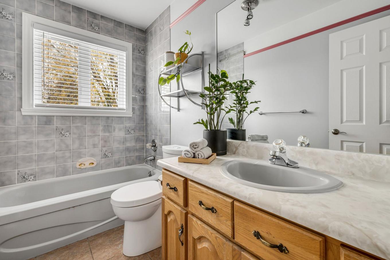 Bathroom - 206 Rue Samson, Québec (Les Rivières), QC - Indoor Photo Showing Bathroom