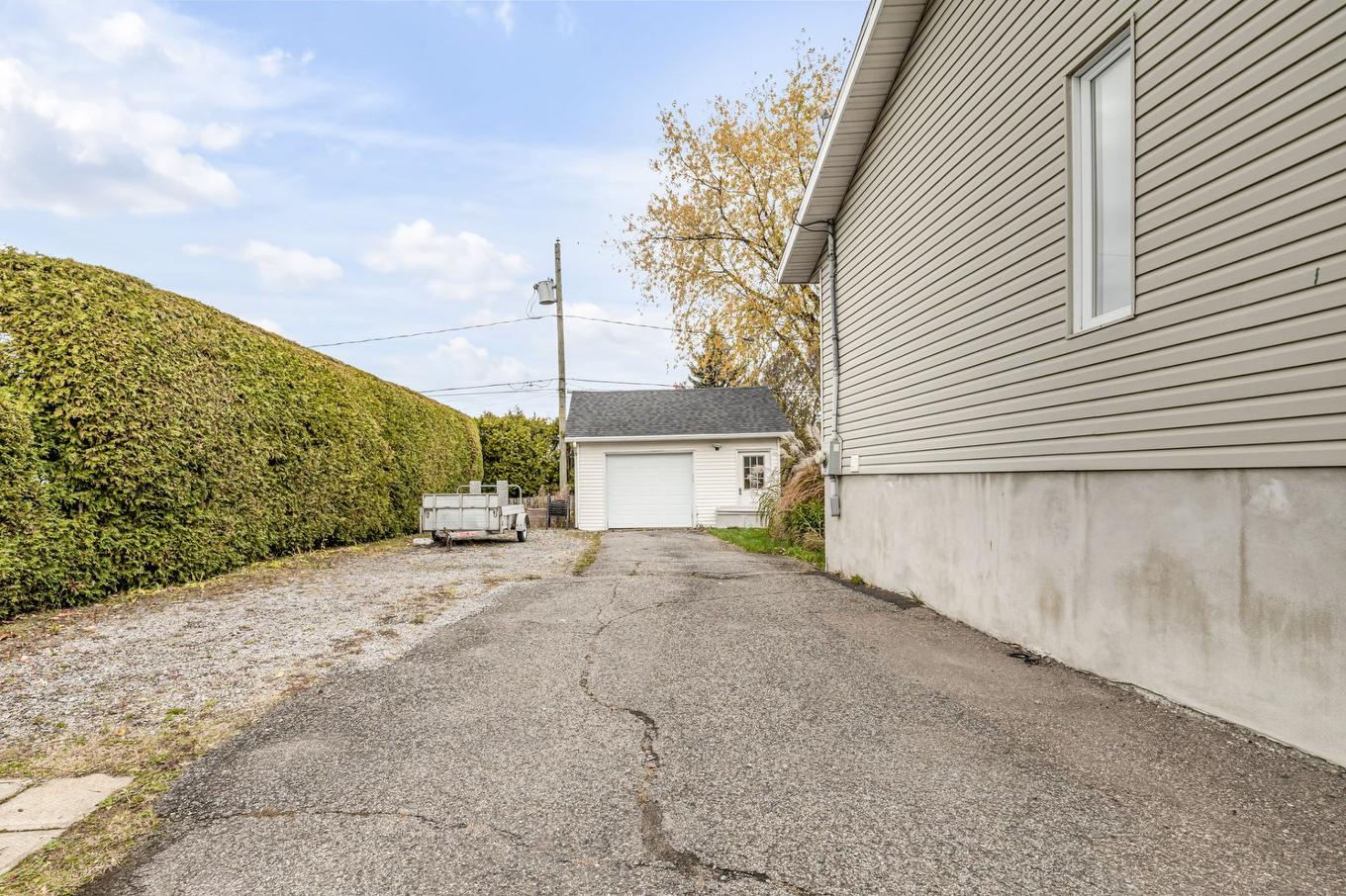 Garage - 206 Rue Samson, Québec (Les Rivières), QC - Outdoor