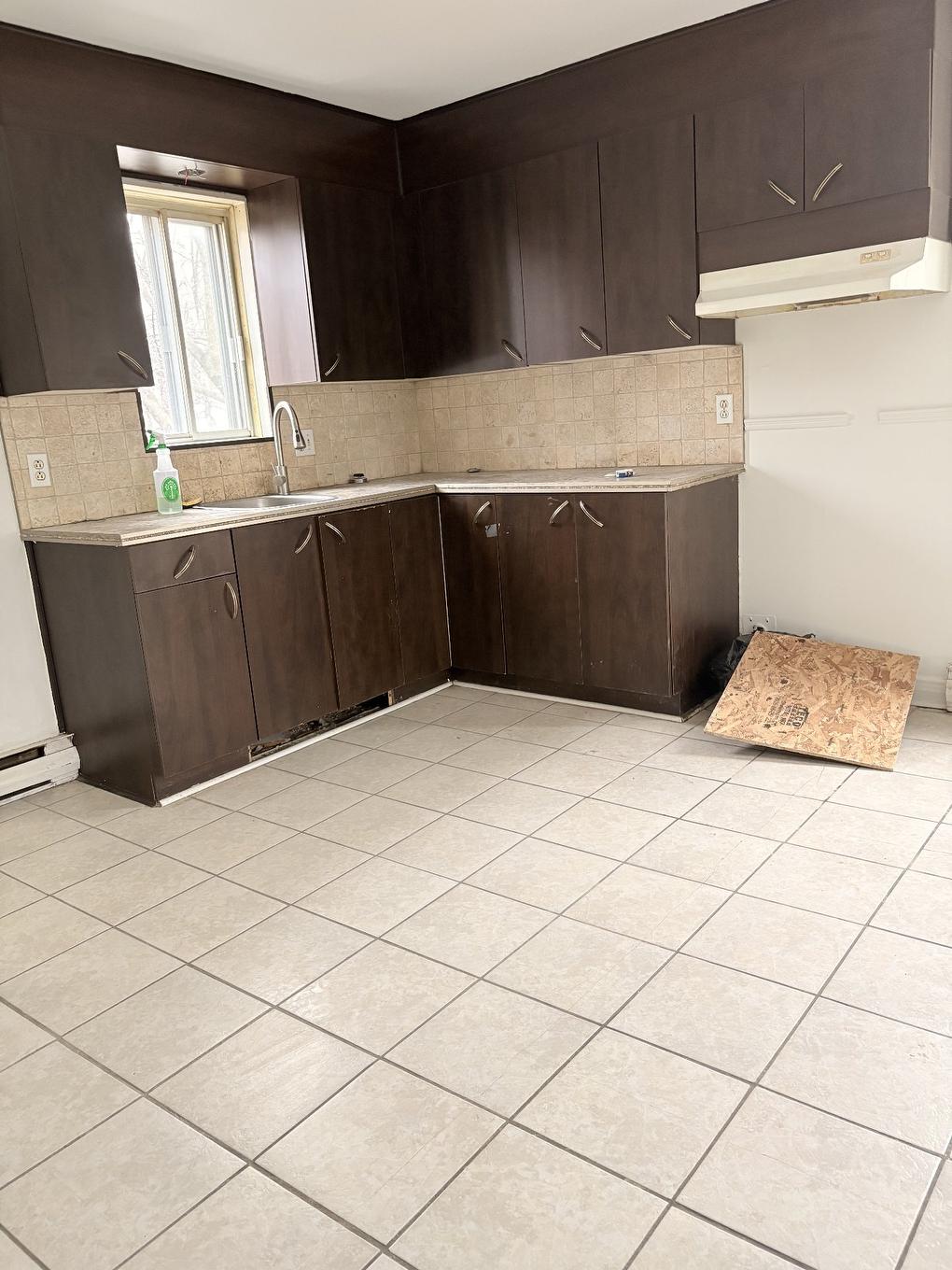 Kitchen - 246 Rue Jeannette, Longueuil (Le Vieux-Longueuil), QC - Indoor Photo Showing Kitchen