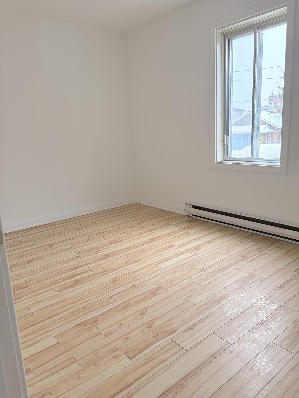 Bedroom - 246 Rue Jeannette, Longueuil (Le Vieux-Longueuil), QC - Indoor Photo Showing Other Room