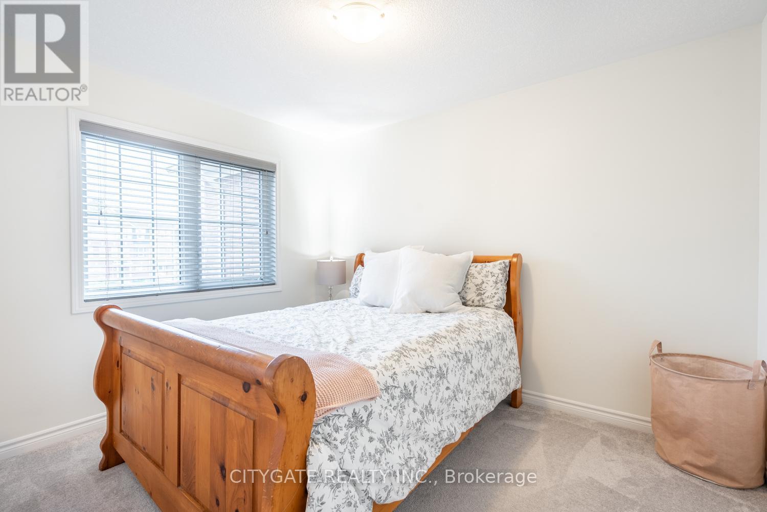 69 Mcmonies Drive, Hamilton, ON - Indoor Photo Showing Bedroom