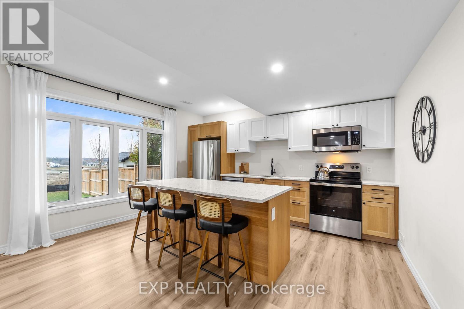 119 Daventry Way, Middlesex Centre, ON - Indoor Photo Showing Kitchen