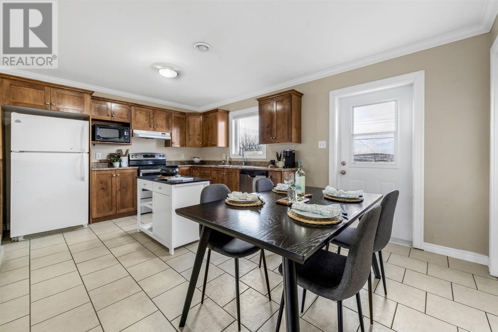 72 Brougham Drive, Paradise, NL - Indoor