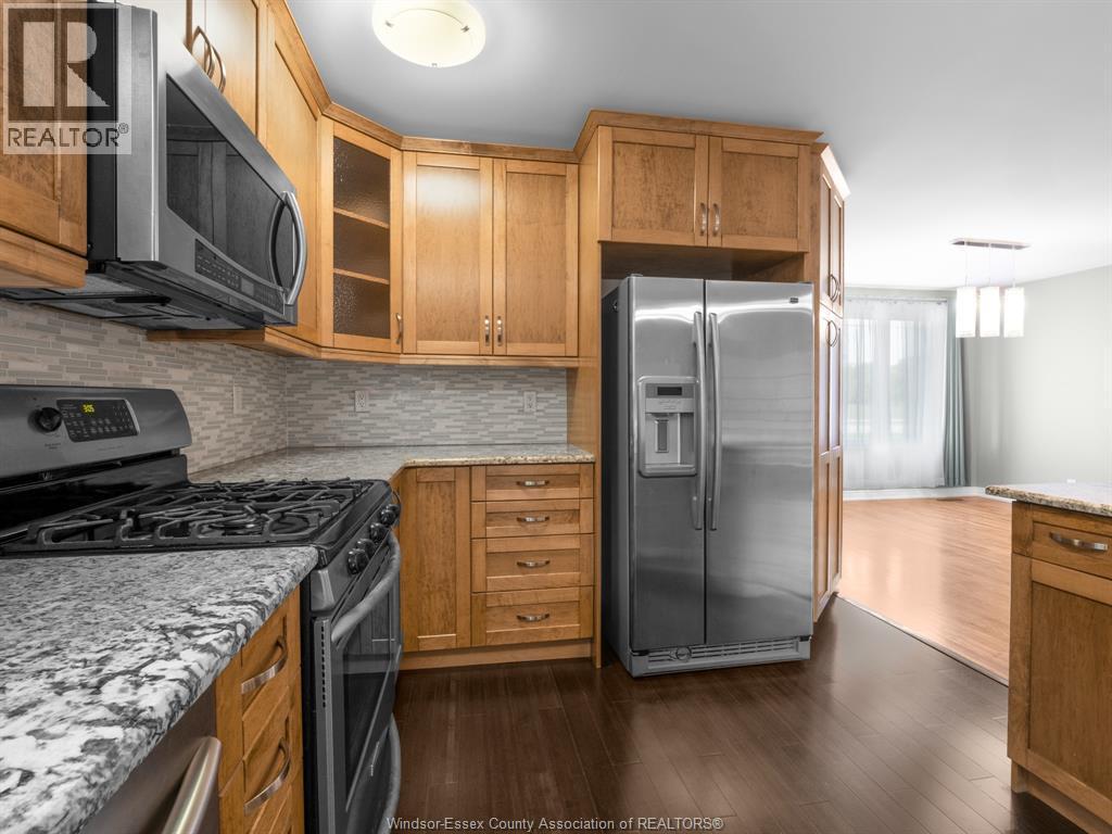 234 Renaud Line, Lakeshore, ON - Indoor Photo Showing Kitchen