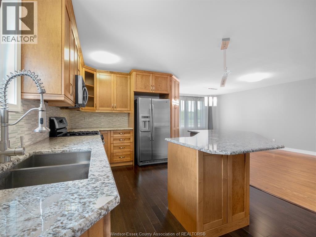 234 Renaud Line, Lakeshore, ON - Indoor Photo Showing Kitchen With Double Sink