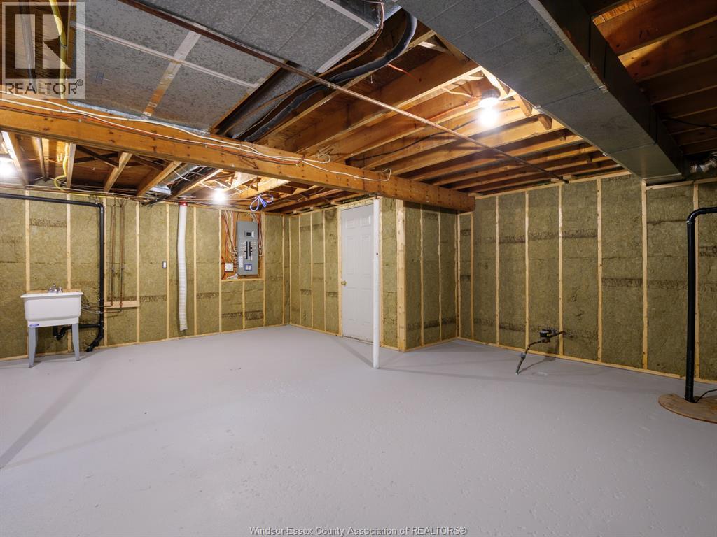 234 Renaud Line, Lakeshore, ON - Indoor Photo Showing Basement