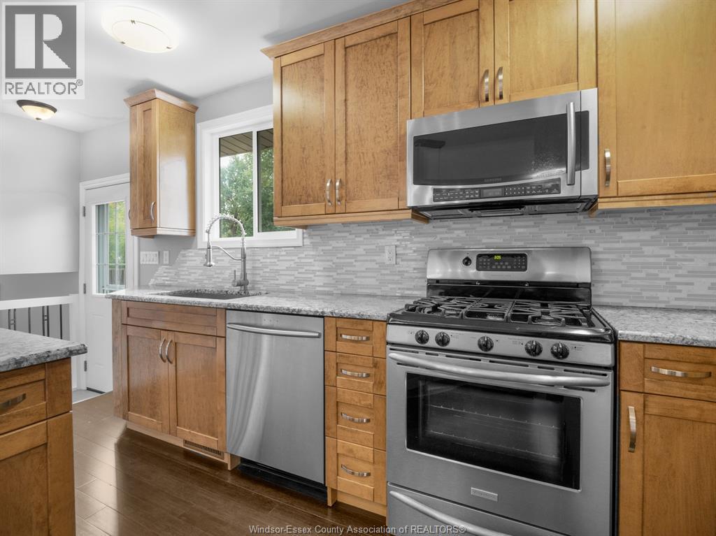 234 Renaud Line, Lakeshore, ON - Indoor Photo Showing Kitchen