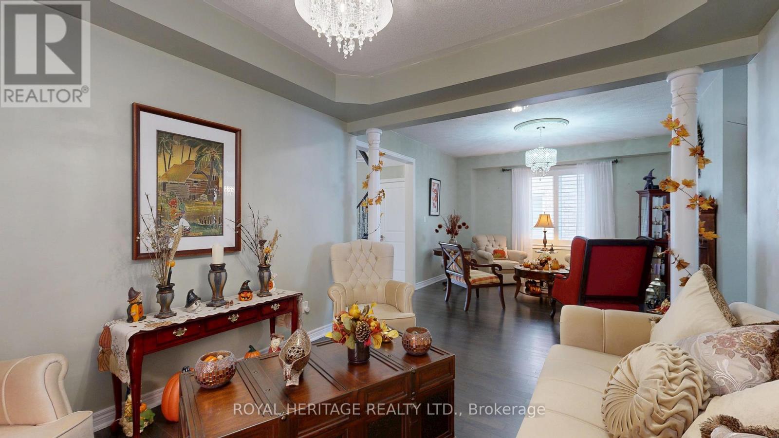 Living room - 976 Avery Avenue, Peterborough (Monaghan Ward 2), ON - Indoor Photo Showing Living Room